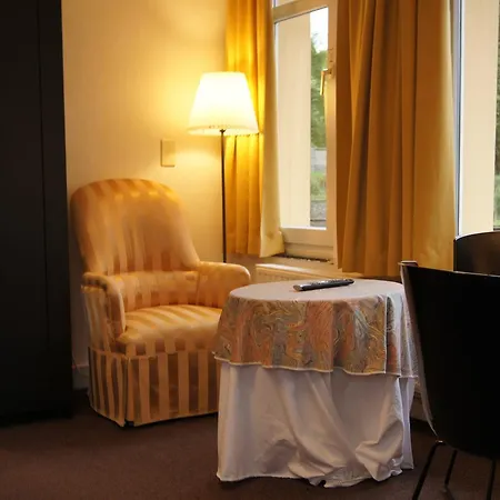 فندق Hotel Bouillon 3*