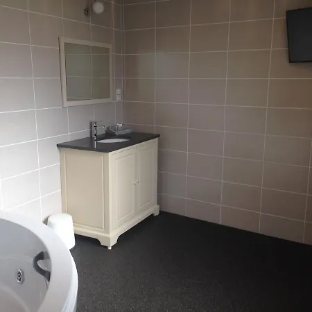 Hotel Bouillon فندق