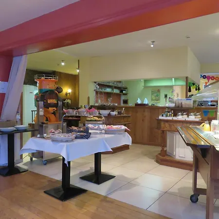 Hotel Bouillon فندق 3*